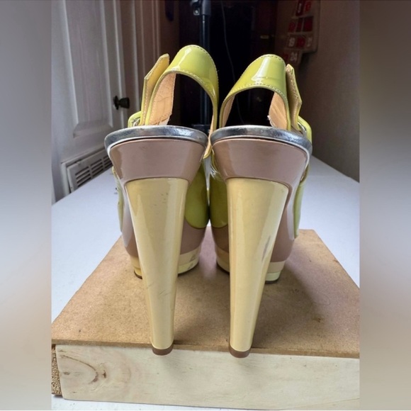 Christian Louboutin Patent Leather Red bottoms Platform Sandal Sz 38 / US 8 - Picture 10 of 12